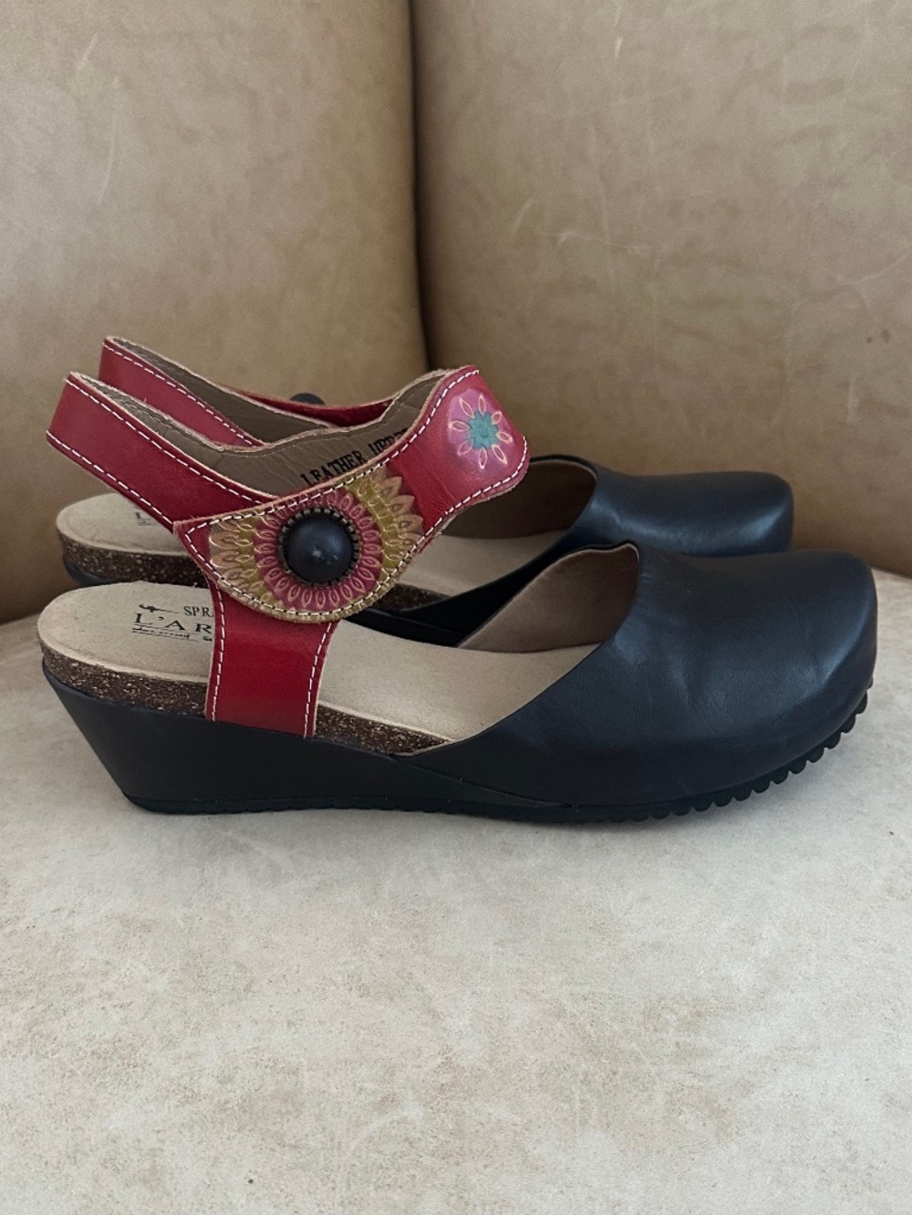 L'Artiste By Spring Step Glovely Leather Floral Embossed Wedge Sandals 41 Casual